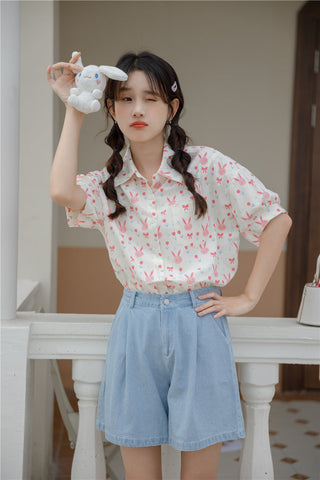 Camisa corta con botones de conejito rosa