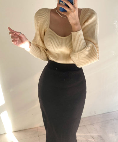 Kurzer Pullover mit gerippten Puffärmeln
