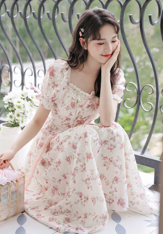Vestido con encaje de flor de cerezo