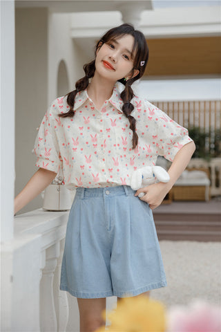 Camisa corta con botones de conejito rosa