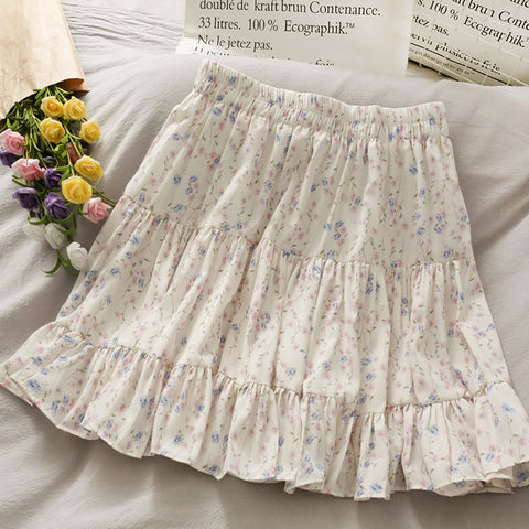 Gestufter Rock mit Blümchenmuster