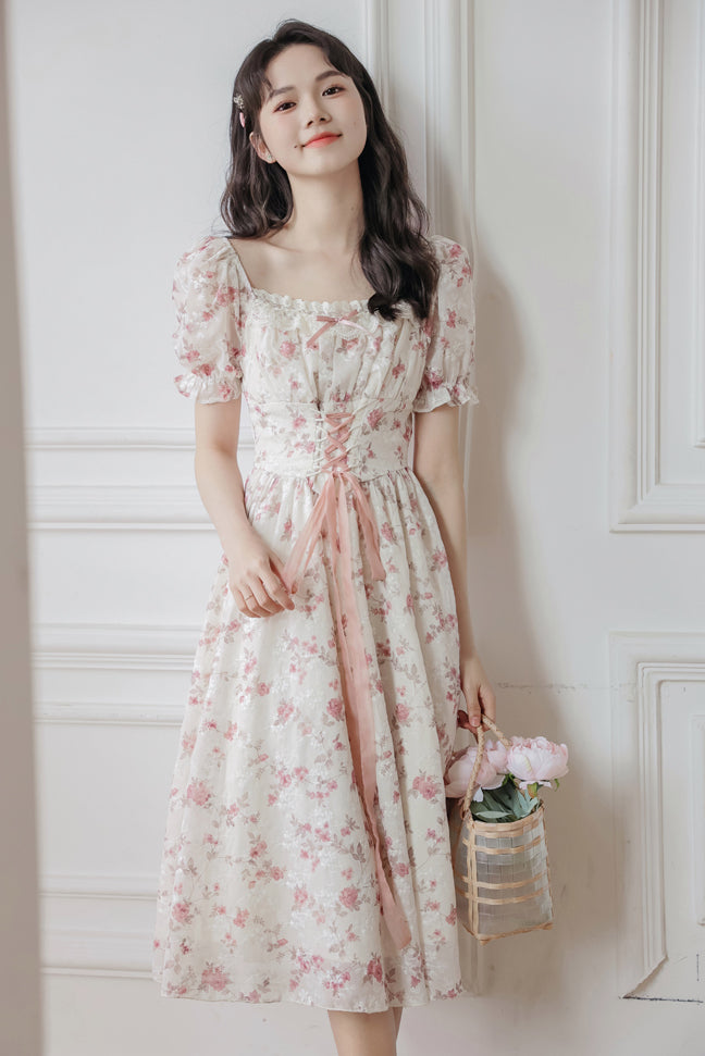 Vestido con encaje de flor de cerezo