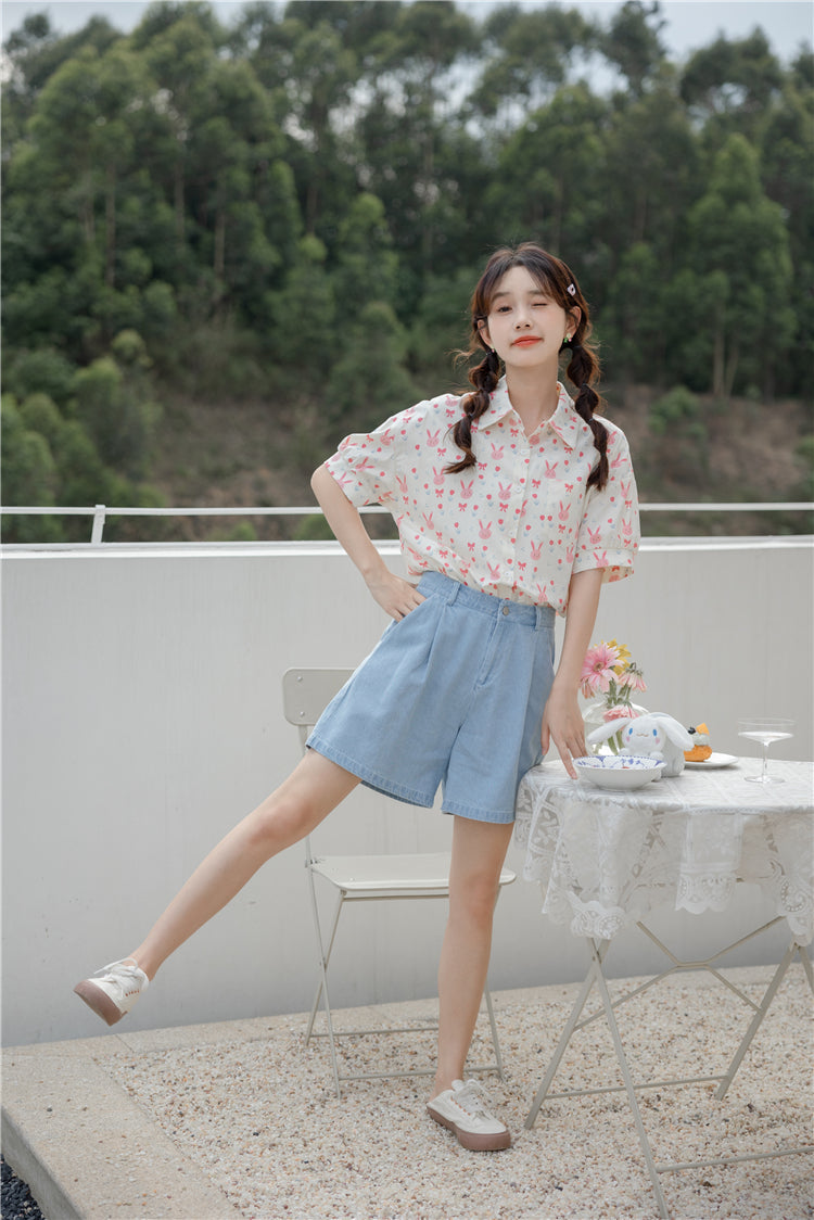 Camisa corta con botones de conejito rosa
