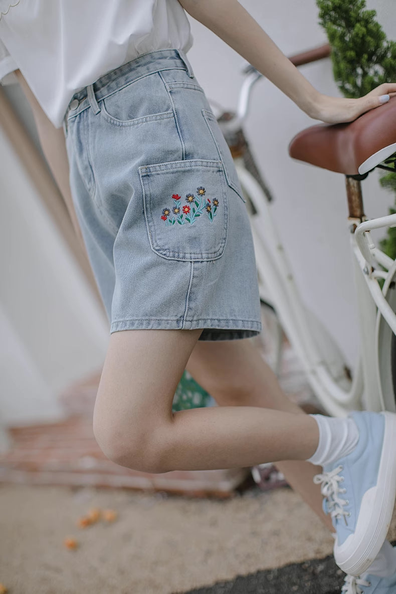 Flower Pocket Embroidered Shorts