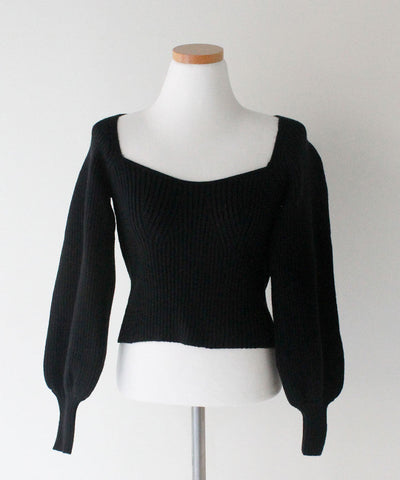 Kurzer Pullover mit gerippten Puffärmeln