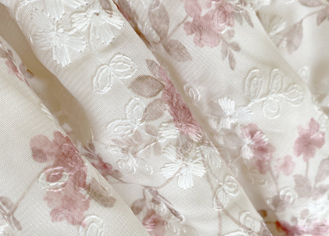 Vestido con encaje de flor de cerezo