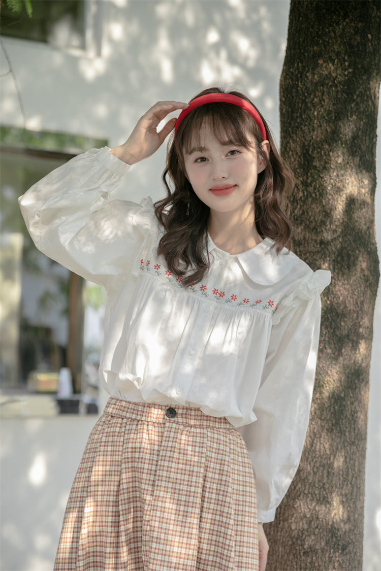 Camisa con botones y bordado de cadena de margaritas