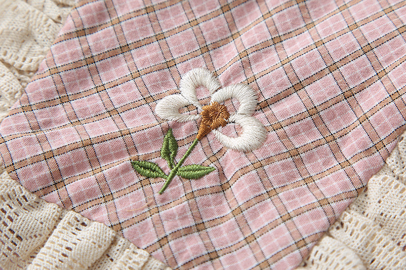 Blusa a cuadros con flores de cabaña