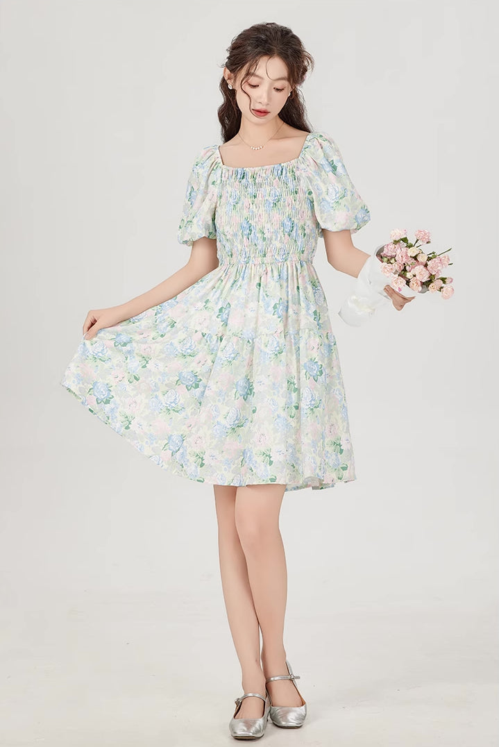 Vestido mini con mangas abullonadas y diseño de jardín de rosas pastel