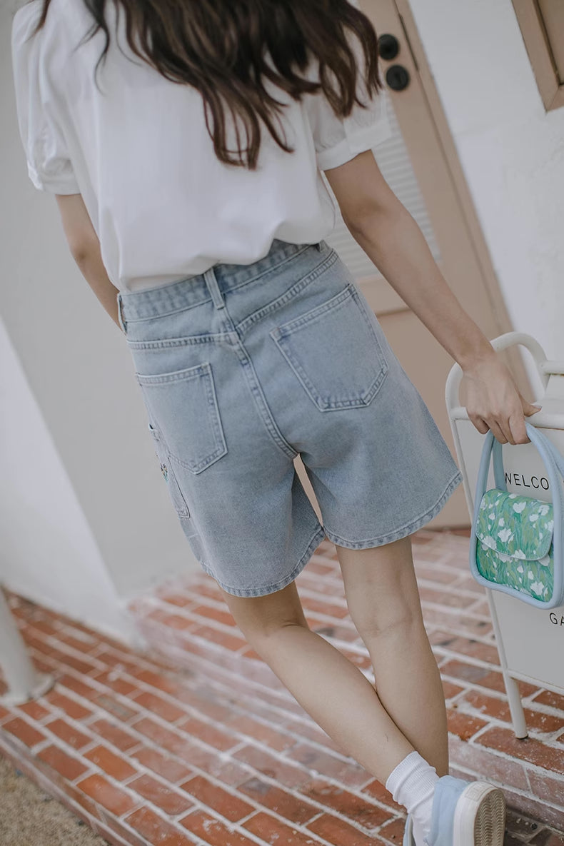 Flower Pocket Embroidered Shorts