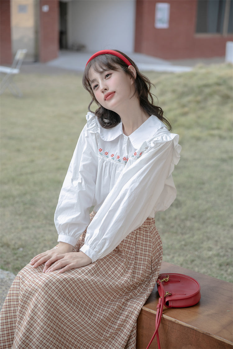 Camisa con botones y bordado de cadena de margaritas