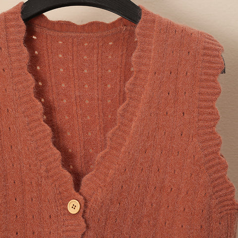 Scallop Trim Vest
