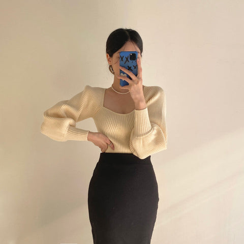 Kurzer Pullover mit gerippten Puffärmeln