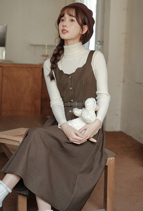Camisole-Kleid mit Muschelsaum und Knopfleiste