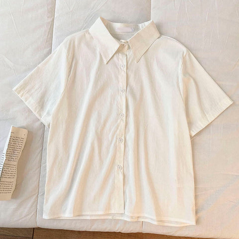Camisa con botones de caramelo