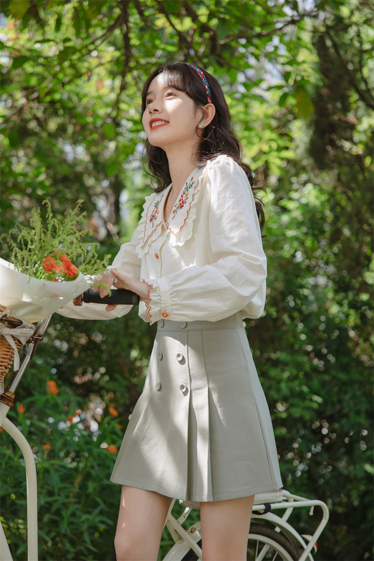 Bluse mit Blumenstickerei