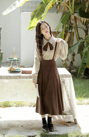 Hosenträgerrock / Bluse aus Cord-Wildleder