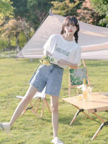 Dancing Flowers Embroidered Shorts