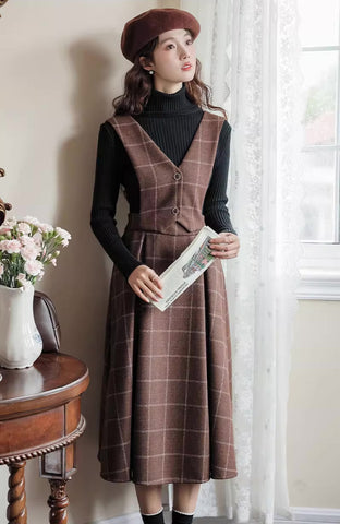 Vestido tipo pichi con chaleco a cuadros