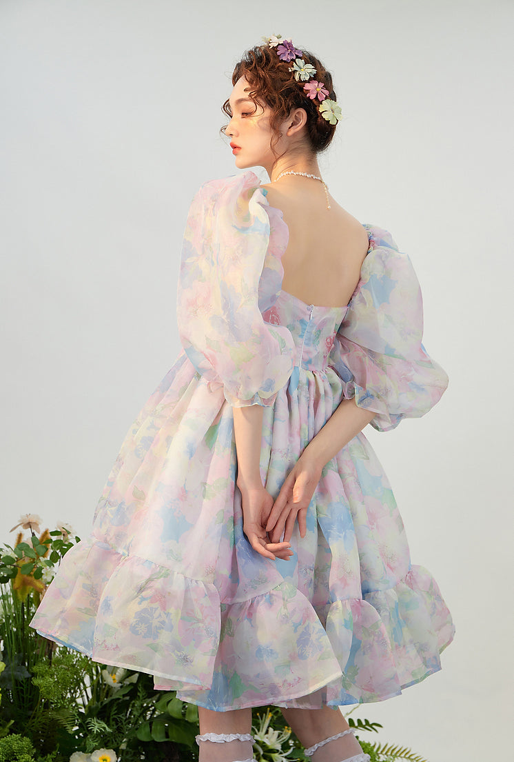 Vestido abullonado con estampado floral de acuarela