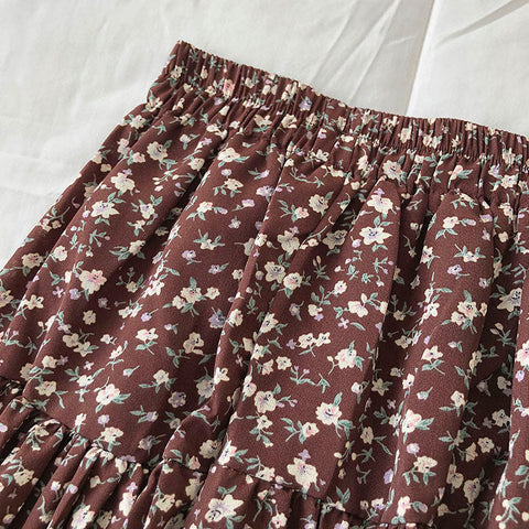 Gestufter Rock mit Blümchenmuster