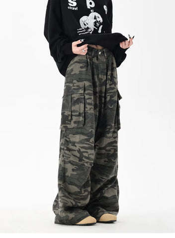 Camouflage Jeans Man Y2K Hip Hop Vintage High Waisted Jeans Straight Streetwear Casual Loose Large Size Wide Leg Denim Pants