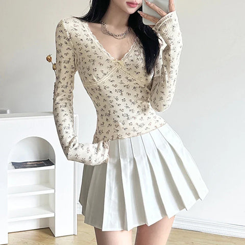 Voguable French Style Floral Print Knitted Tops Beige Color Lace Stitching V-neck Milkmaid T-shirt Cute Coquette Tees Y2K