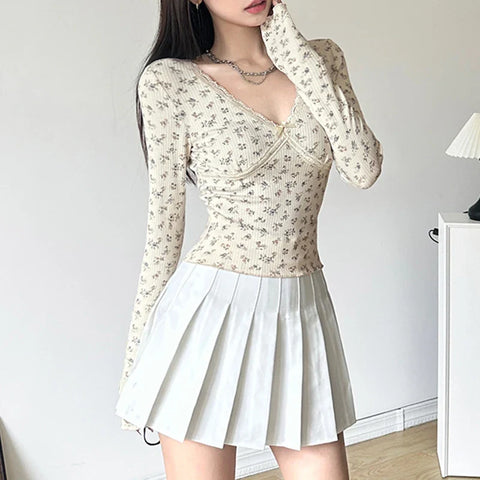 Voguable French Style Floral Print Knitted Tops Beige Color Lace Stitching V-neck Milkmaid T-shirt Cute Coquette Tees Y2K