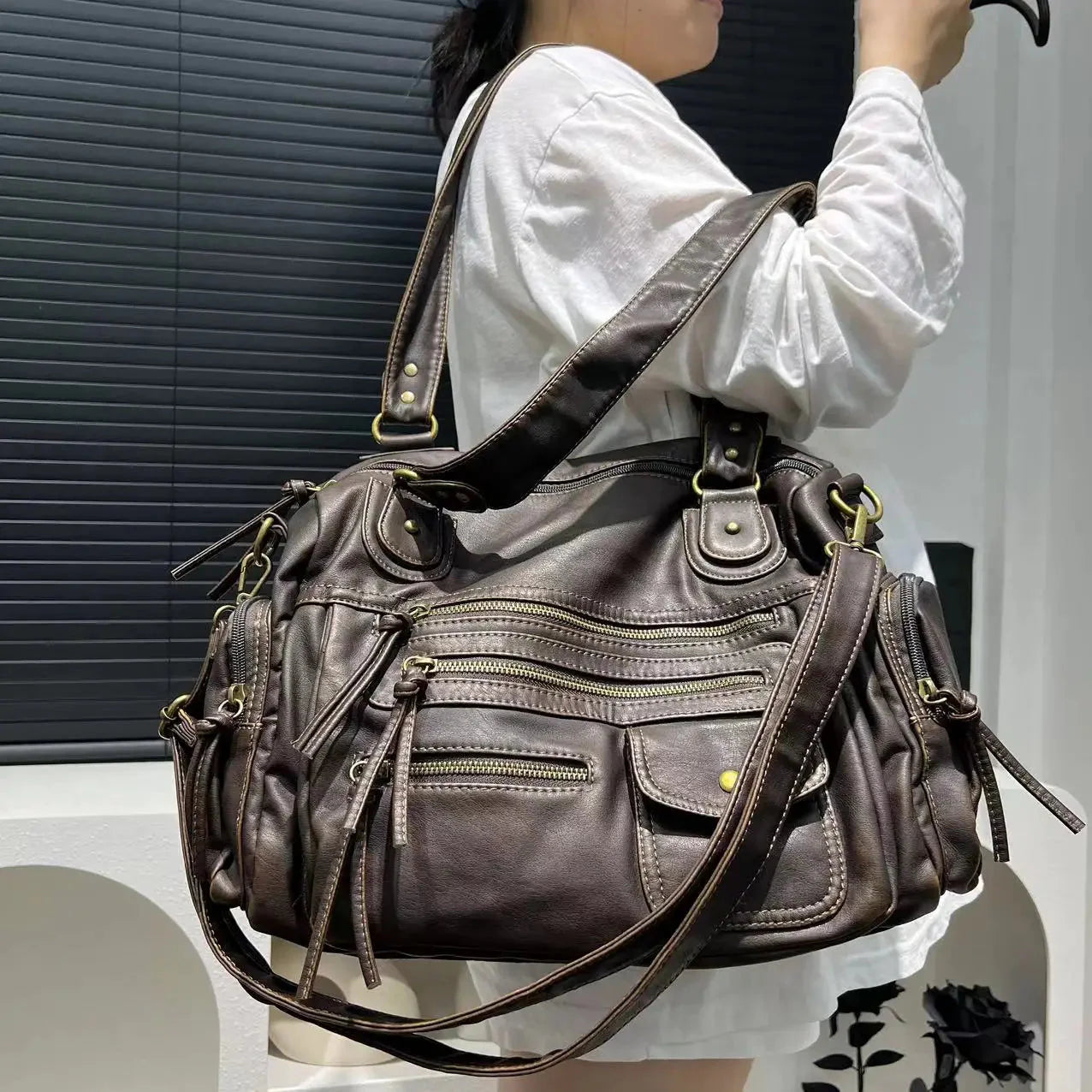Y2K Girl Single Shoulder Crossbody Bag Vintage Washed Leather Motorcycle Bag Large Capacity Multi Pocket Bag