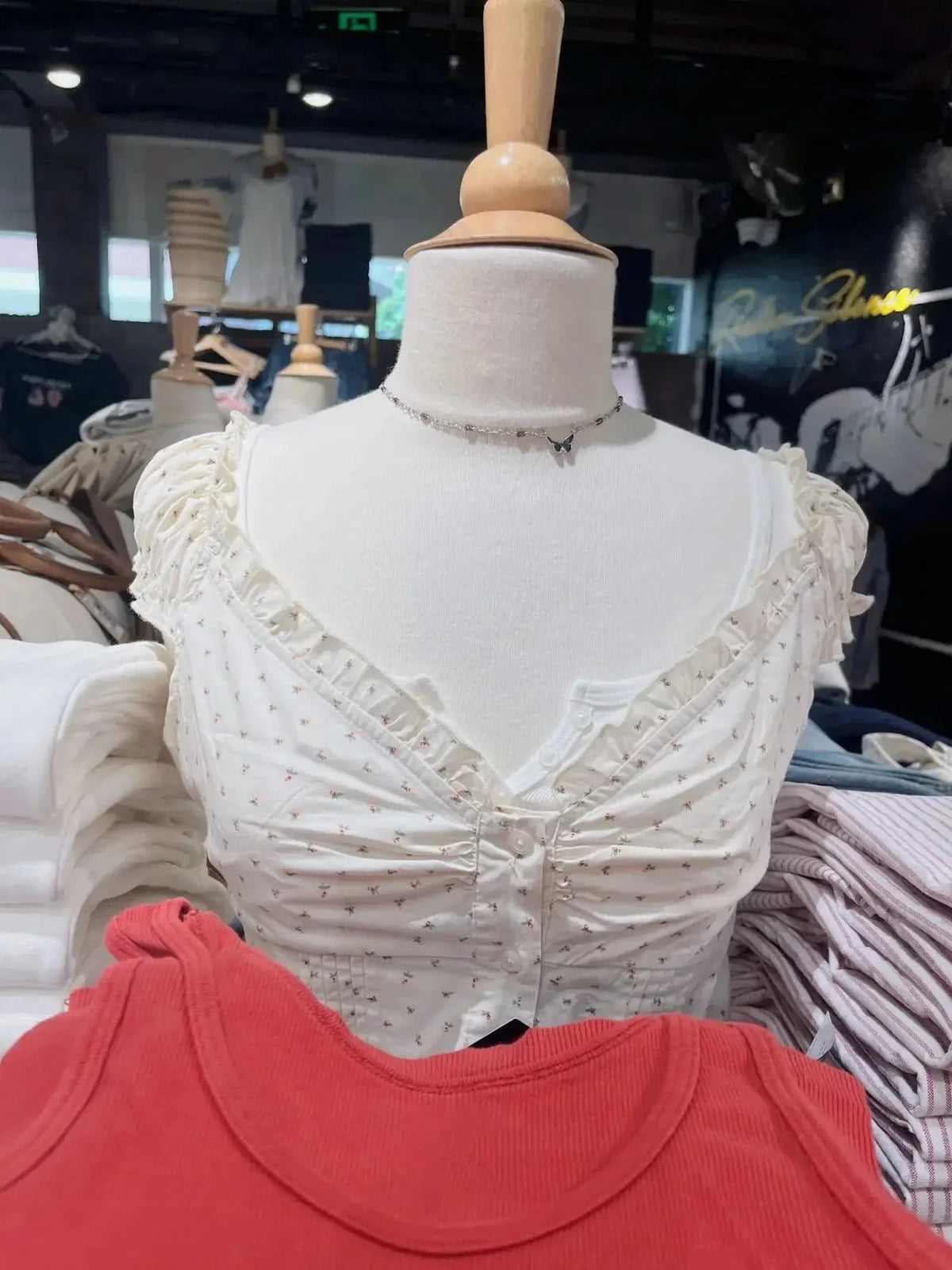 Ruffles White Basic Blouse Top for Woman Folds Single Breasted Sleeveless Tank Tops Casual Cotton Vest Y2k Sweet Camisole