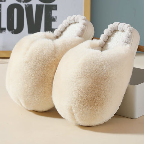 Zapatillas de peluche con forma de pelota