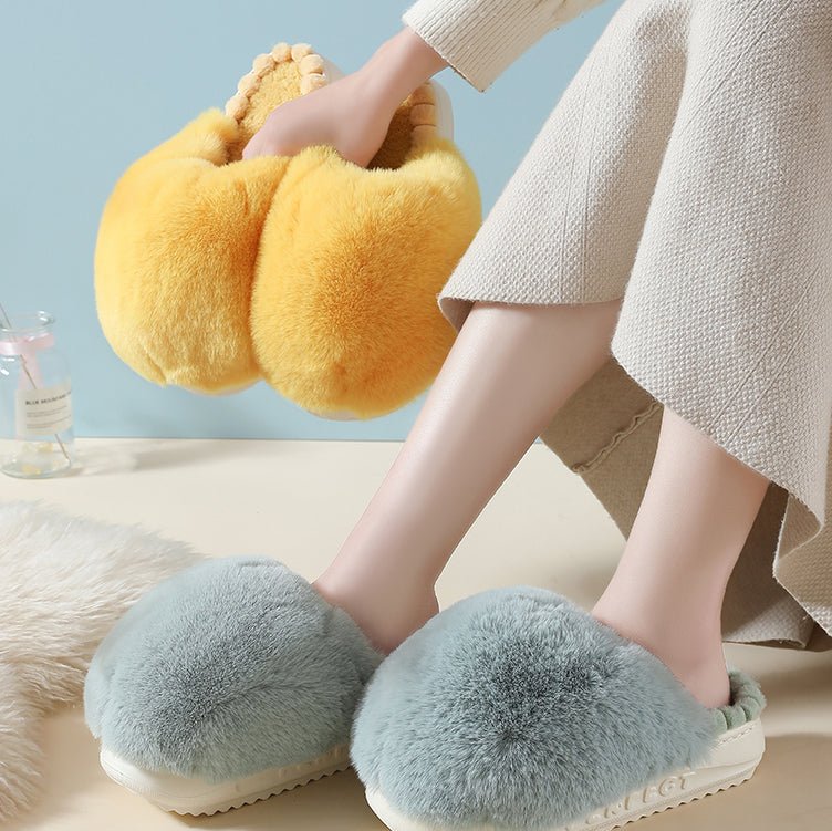 Zapatillas de peluche con forma de pelota