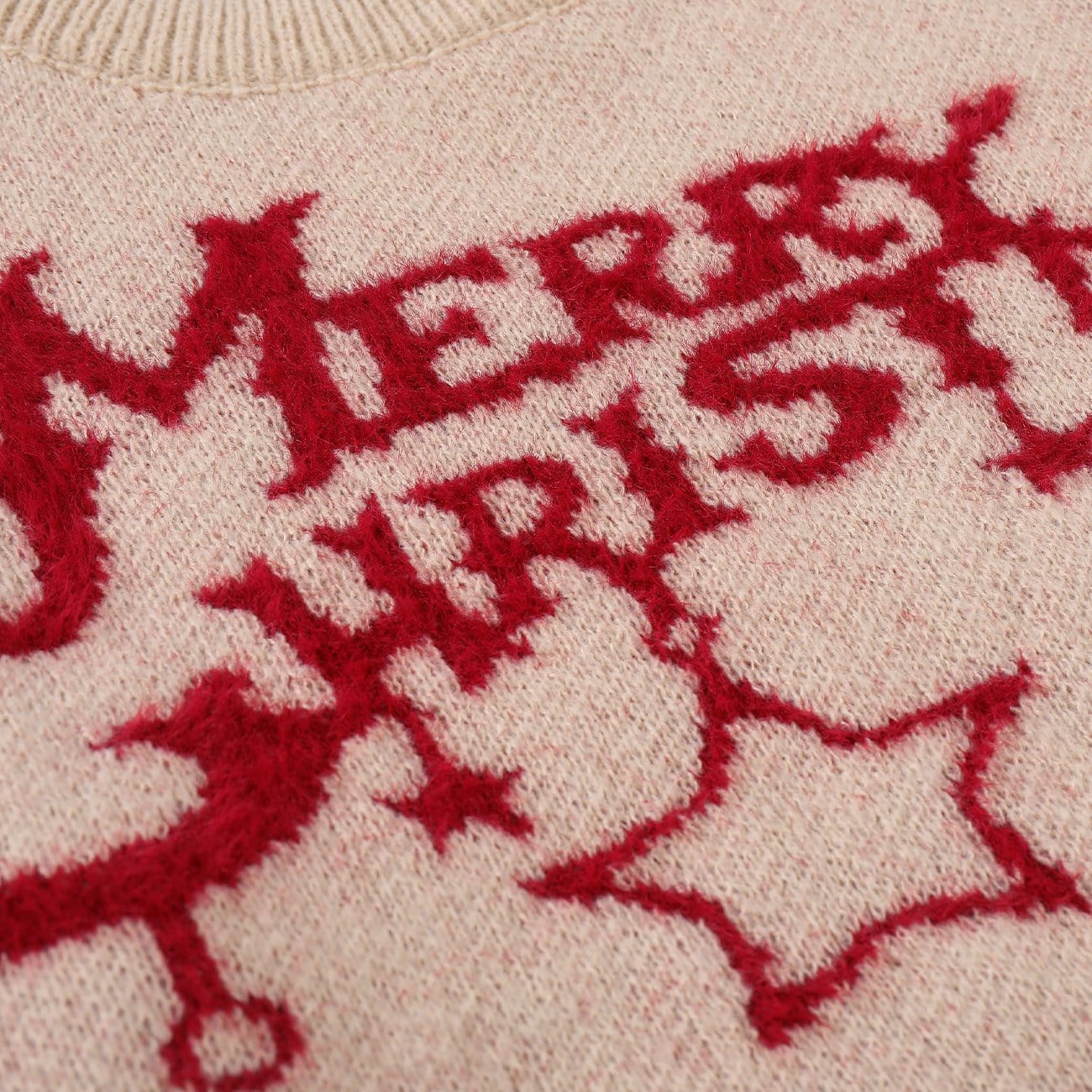 Strickpullover mit Weihnachtsbuchstaben 