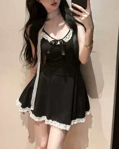 Minivestido sin mangas con paneles de encaje