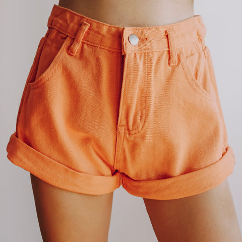 Shorts vaqueros con dobladillo jugoso