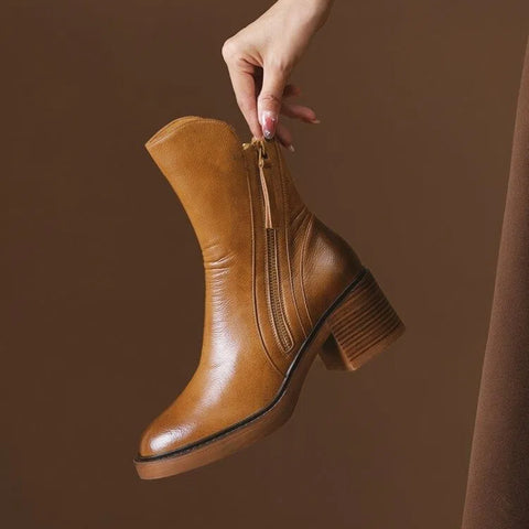 Botines sencillos de tacón grueso 