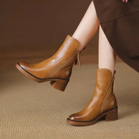 Botines sencillos de tacón grueso 