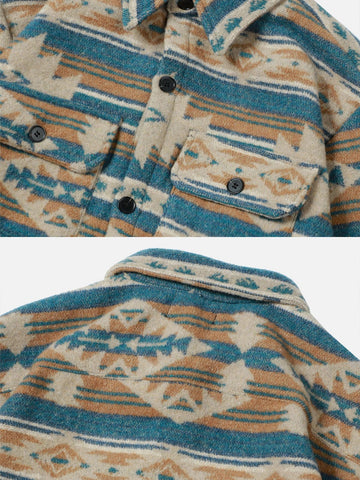 Sobrecamisa con bolsillos y solapa