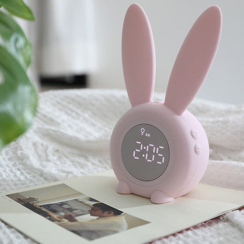 Cosy Setup Kawaii Bunny LED Digitaluhr