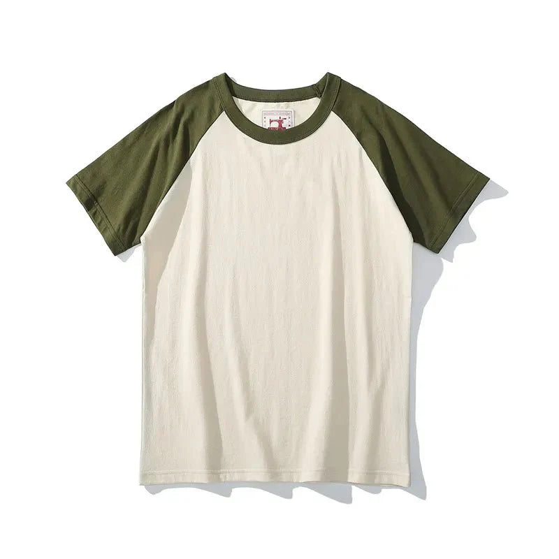 Camiseta estilo retro con mangas coloridas