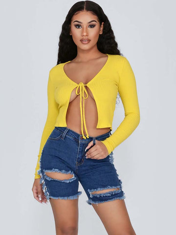 pantalones cortos de mezclilla rotos