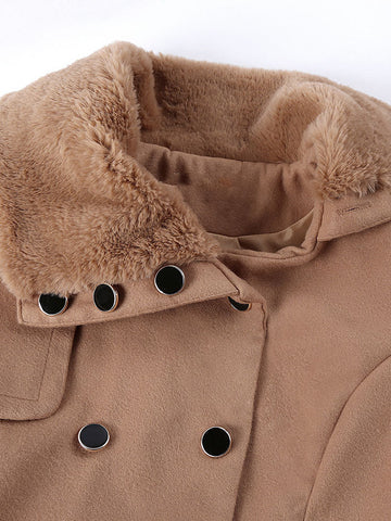 Zweireihiger Mantel mit Gürtel