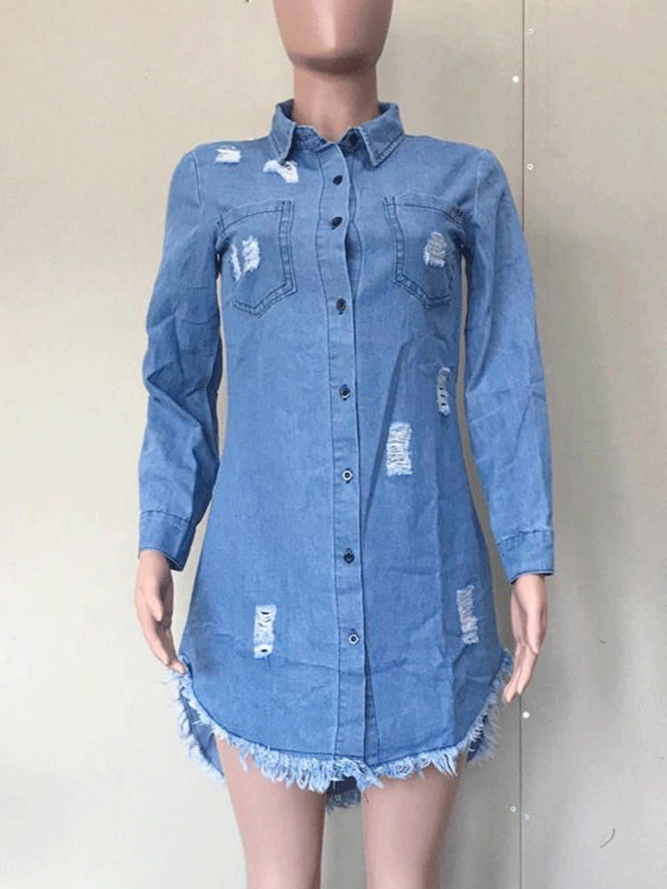 Minikleid aus zerrissenem Denim mit Quasten