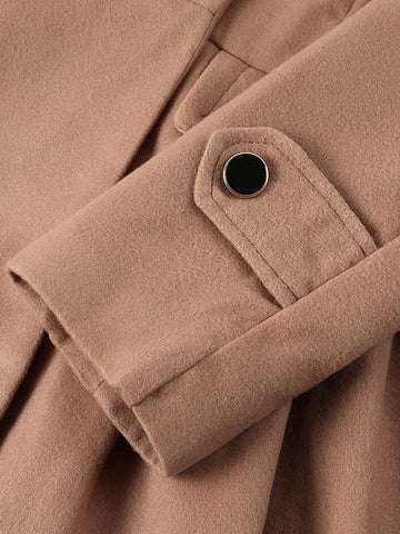 Zweireihiger Mantel mit Gürtel