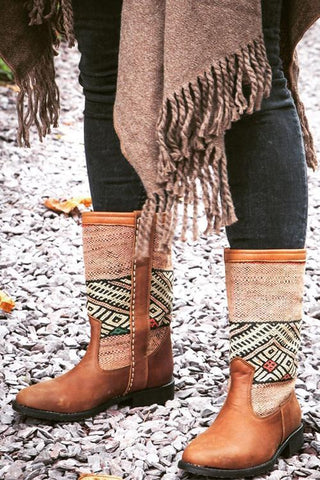 Botas de tacón bajo con estampado bohemio 