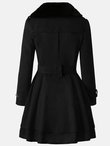 Zweireihiger Mantel mit Gürtel