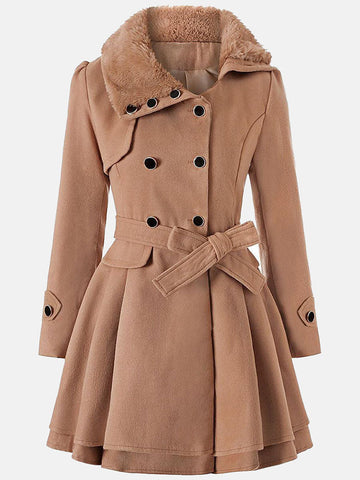 Zweireihiger Mantel mit Gürtel