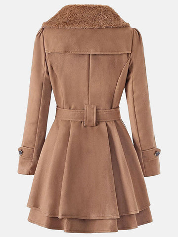 Zweireihiger Mantel mit Gürtel