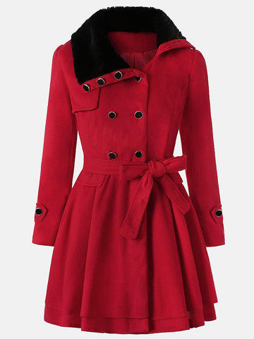 Zweireihiger Mantel mit Gürtel