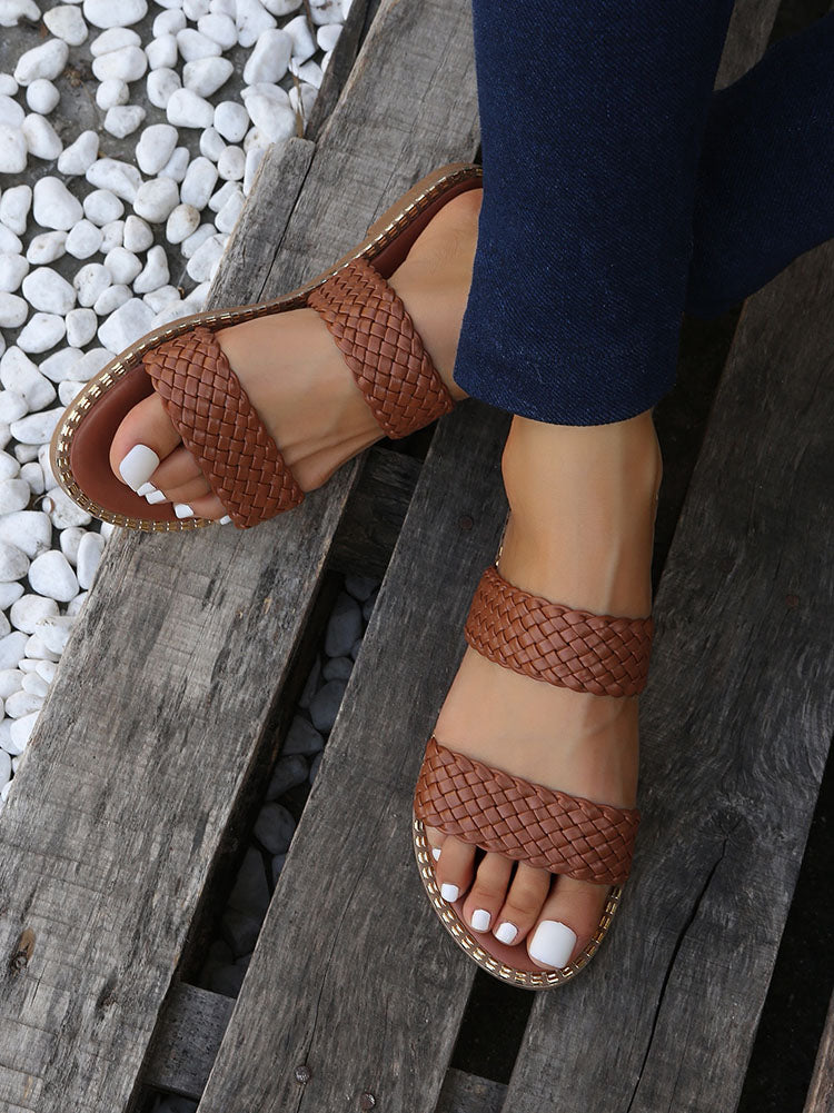 Sandalias planas con doble tira trenzada